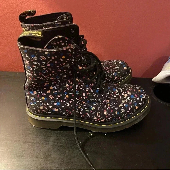 Dr. Martens Floral Canvas Boots - Picture 2 of 8